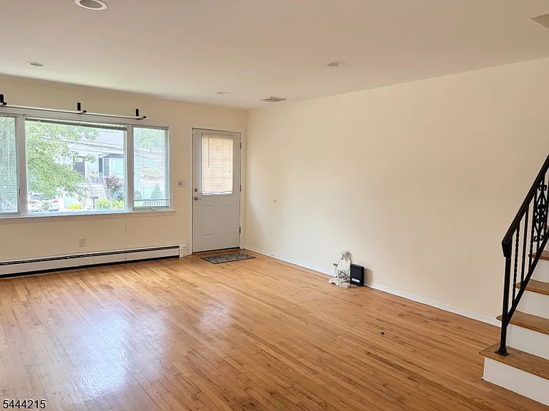 32 Pawnee Ave — Photo 4