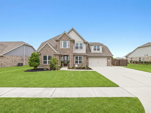 14511 Meadowlands Dr, Mont Belvieu, TX 77523
