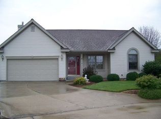 1200 Meadowview Cir, Olney, IL 62450