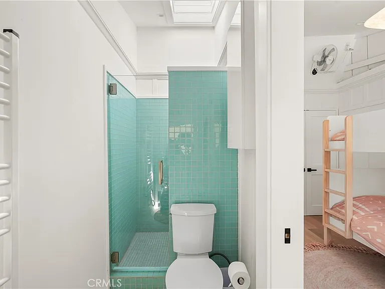 592 Bluebird Canyon Dr — Photo 46