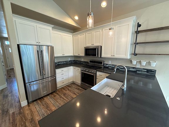 3rd image of 20747 NE Angora Ct