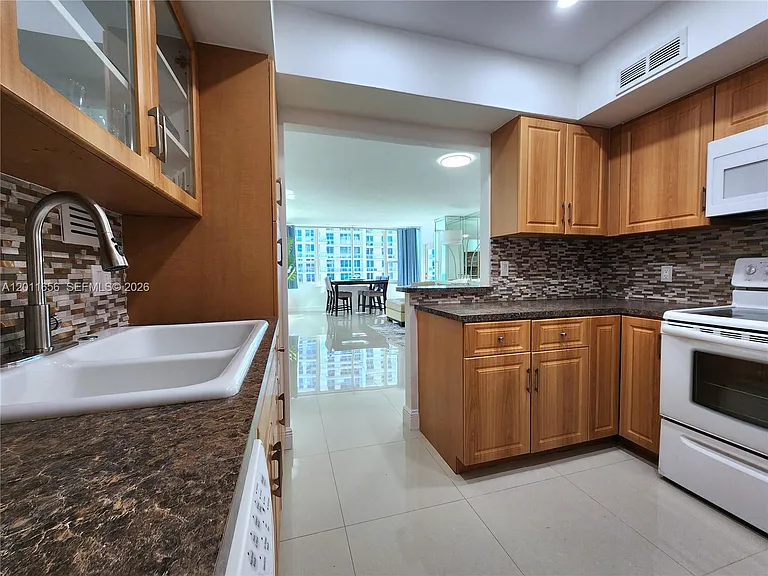 3505 S Ocean Dr #1217 — Photo 9