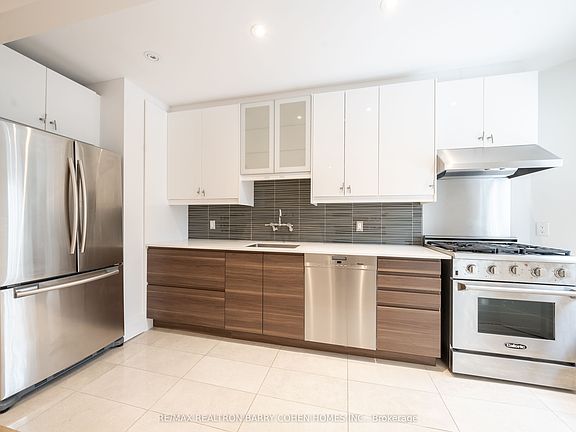 5th image of 107 Chatsworth Dr