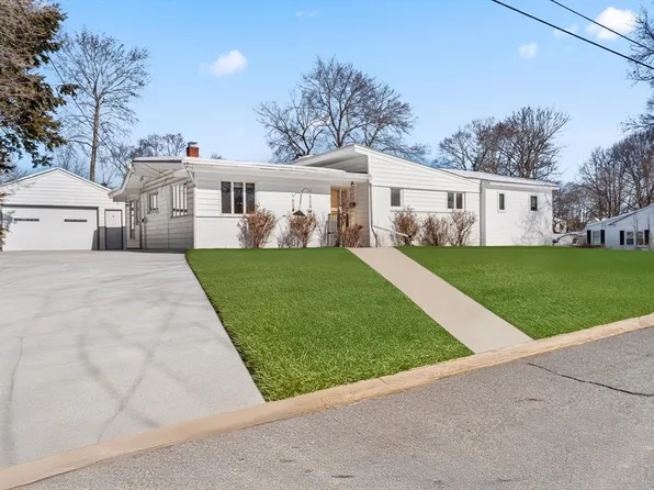 4 Breen Ave, Methuen, MA 01844