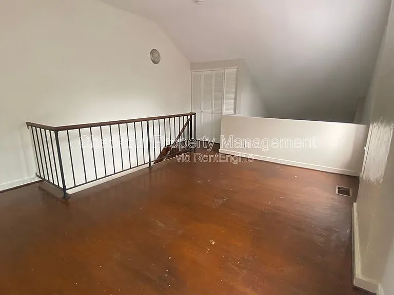 2301 S 11th St — Photo 11