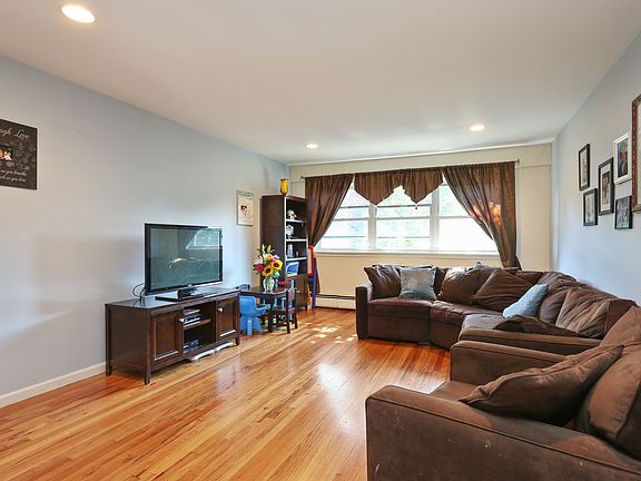 3rd image of 14 Fieldstone Dr APT 347