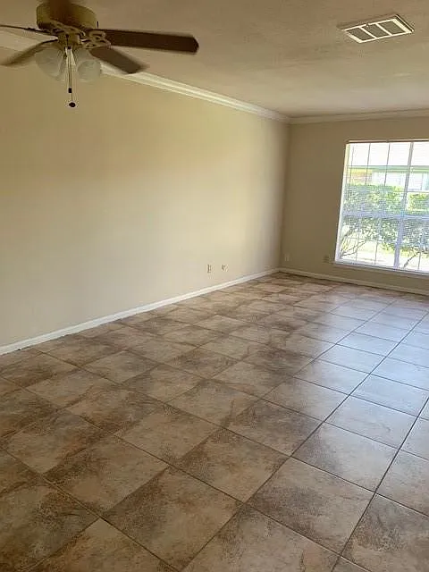 2 bed, 1.5 bath, 1105 sqft, $1,500 — Photo 2