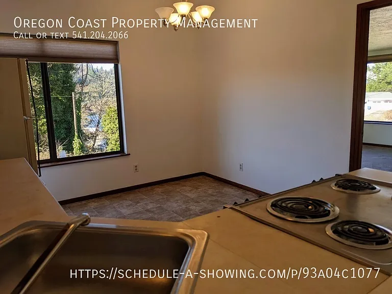 356 SE Alder St #3 — Photo 8