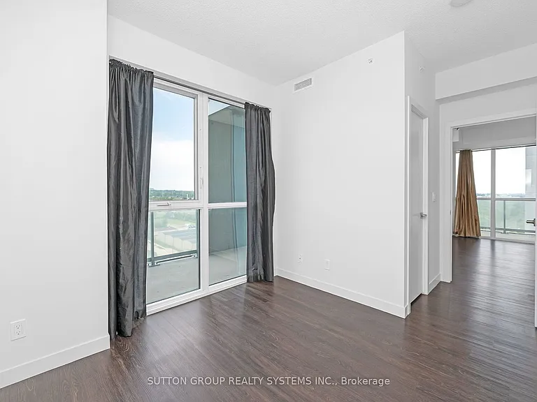 Fairview St — Photo 14