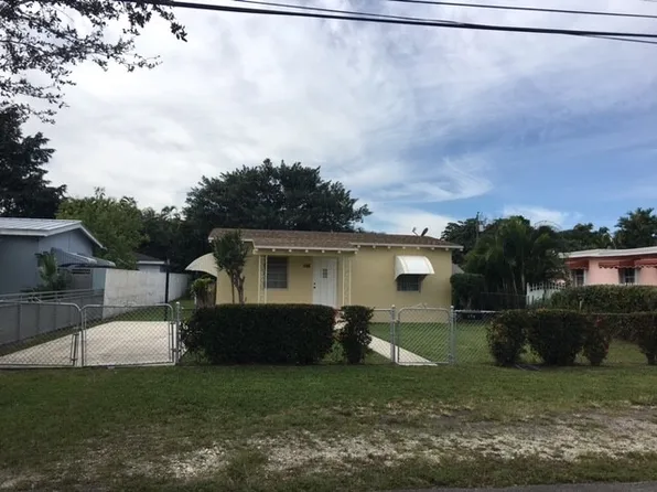 240 Iroquois St, Miami Springs, FL 33166