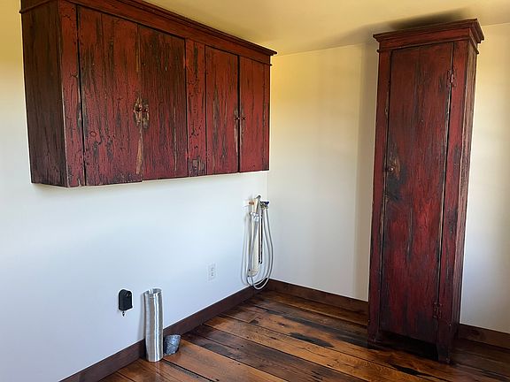 4th image of 2996 Hebron Ave