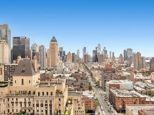 353 W 57th St, New York, NY 10019
