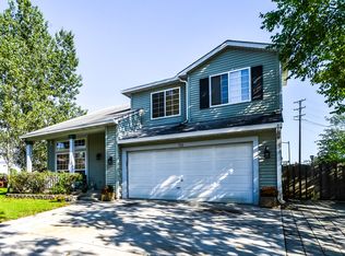 760 Parc Ct, Lake In The Hills, IL 60156