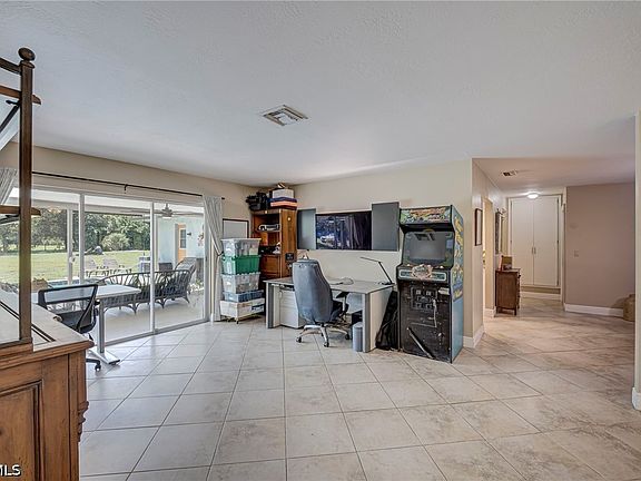 4th image of 19250 Tammy Ln