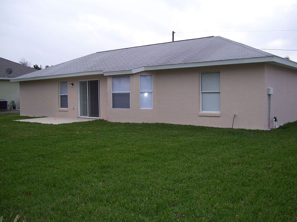 2nd image of 2499 Riddle Ct