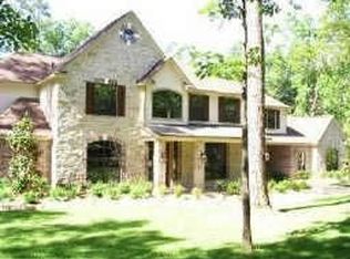 10332 Hunter Creek Ln, Conroe, TX 77304