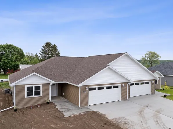 906 Roosevelt St, Baraboo, WI 53913