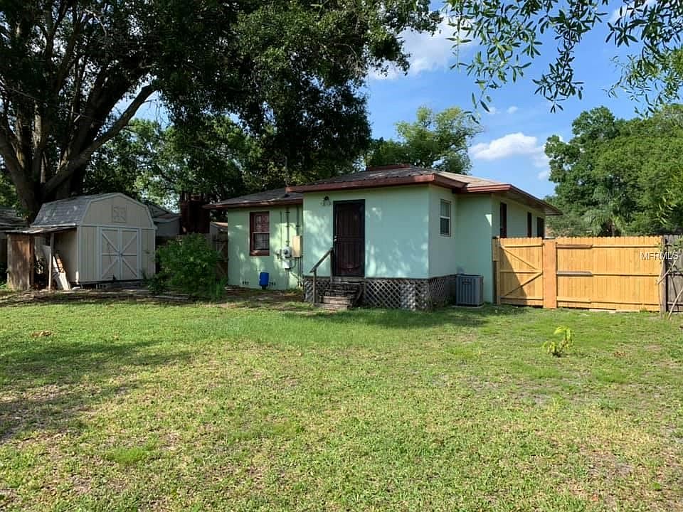 2nd image of 1022 W Berry Ave