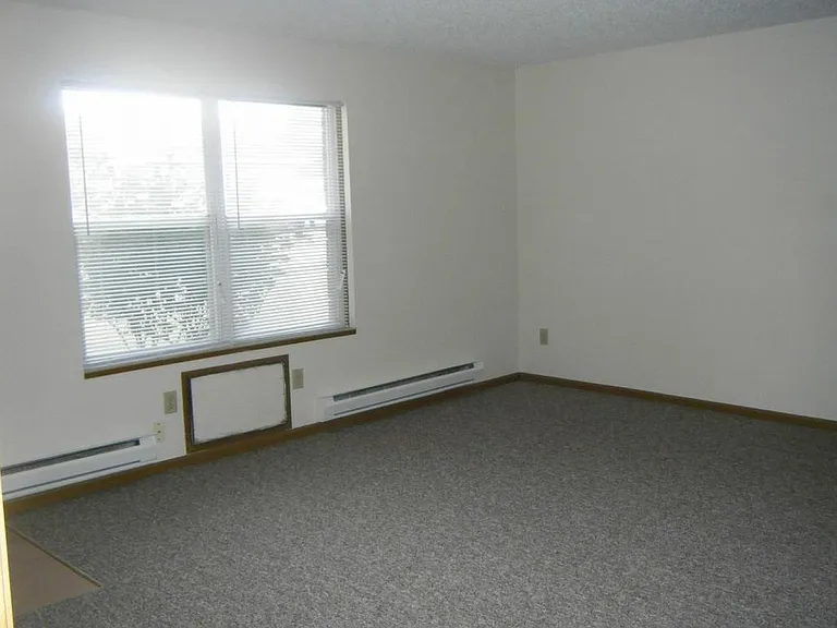 Crawford Manor Apartments — Photo 6