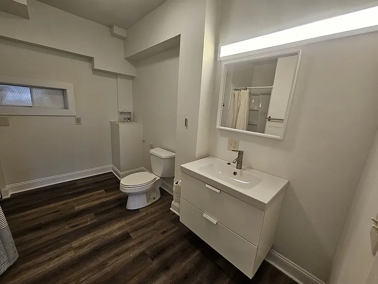 1806 Seymour Ave — Photo 14