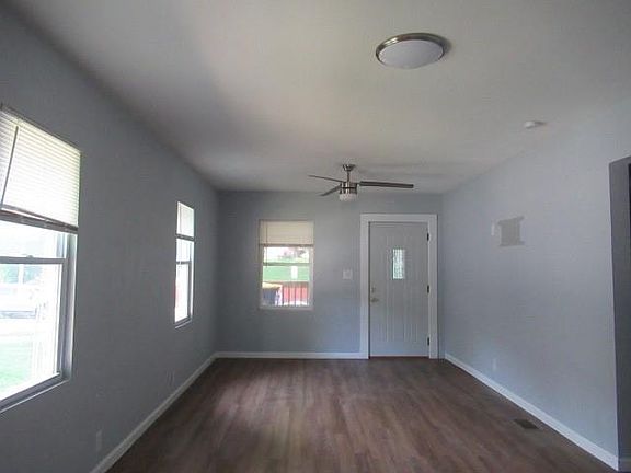 3rd image of 406 Topping Ave