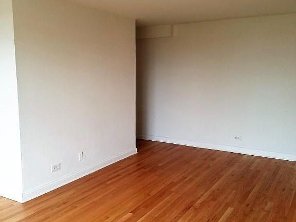 5th image of 3700 N Pine Grove Ave #416