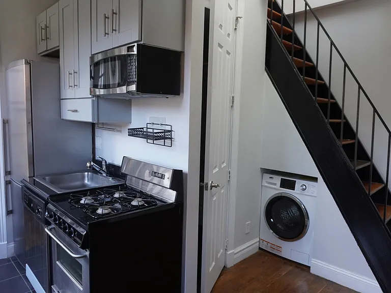 416 E 13th St #Penthouse 6B — Photo 5