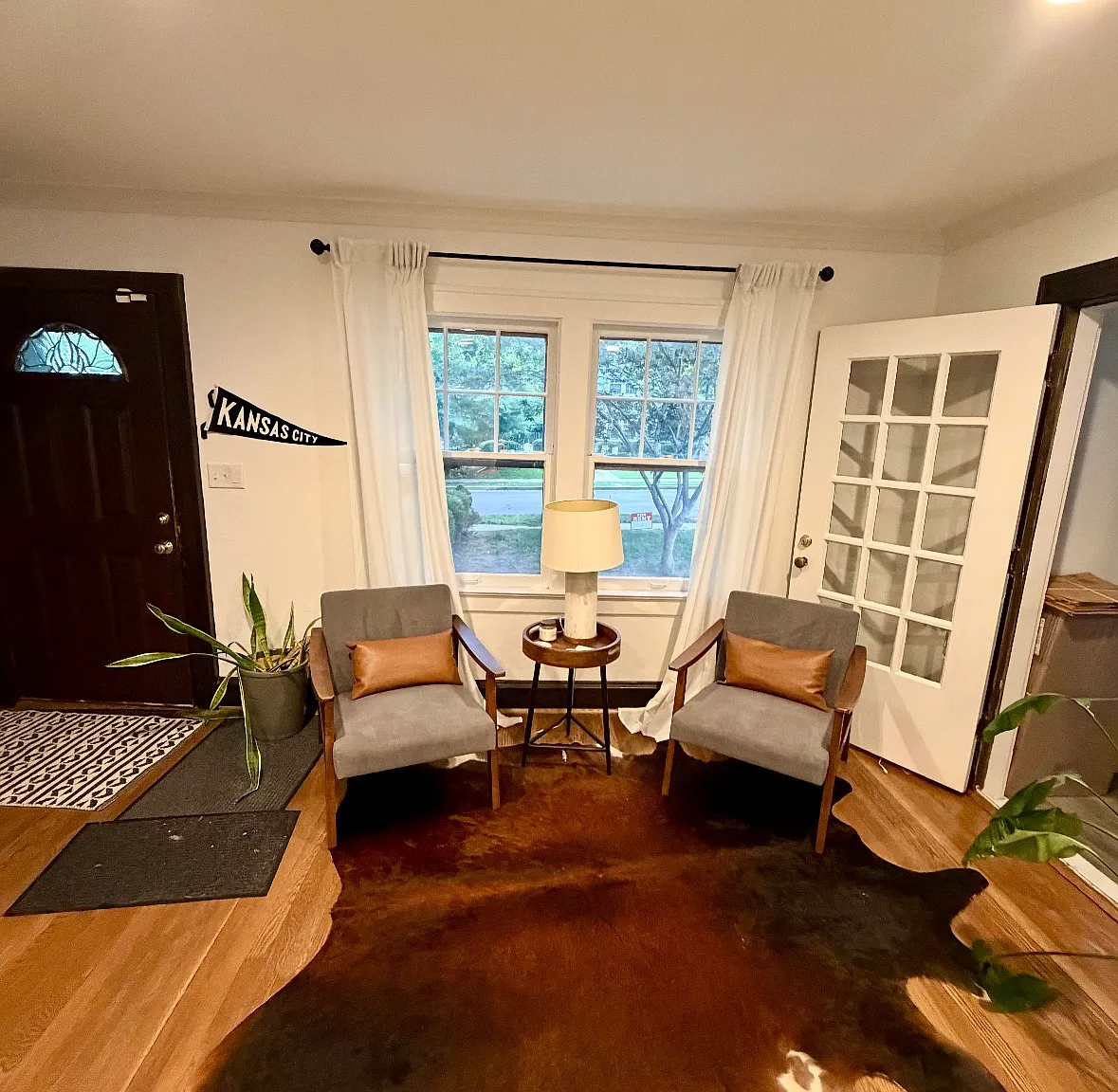 4 bed, 2.5 bath, 2000 sqft, $3,500 — Photo 4
