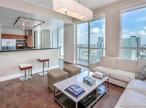 5th image of 244 Biscayne Blvd APT 4904