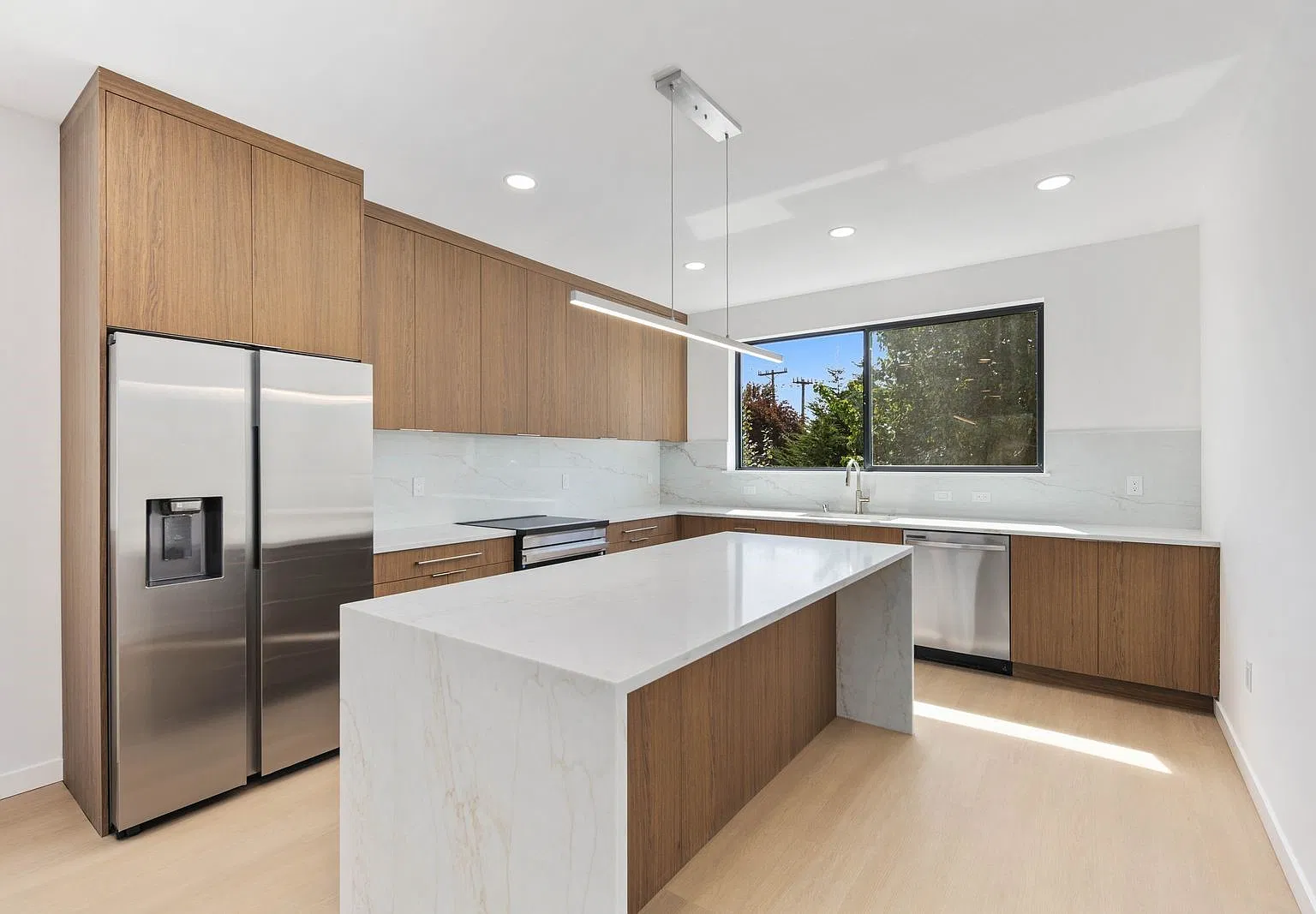 3 bed, 3.5 bath, 1763 sqft, $3,800 — Photo 4
