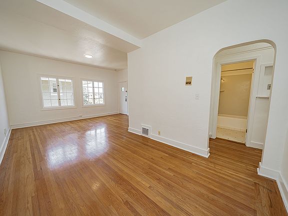 4th image of 970 Vermont St #4