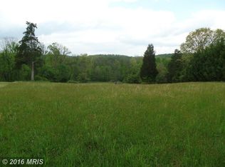 41 Lionheart Ter, Falling Waters, WV 25419