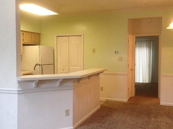 5th image of 850 S Lake Cir