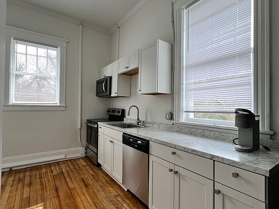5th image of 502 S Center St #B