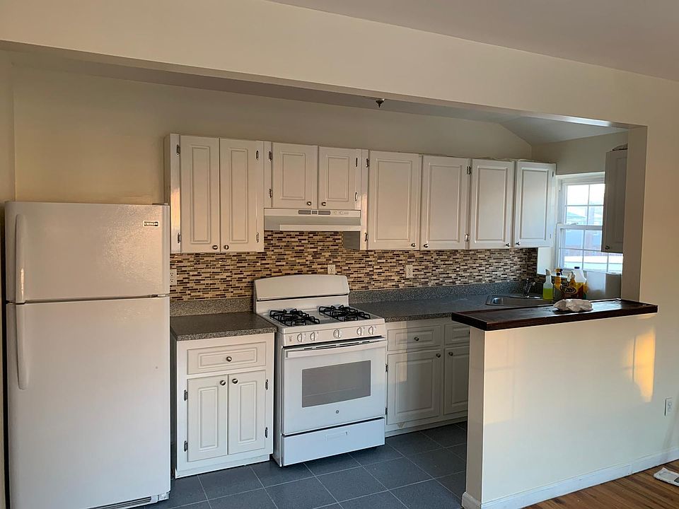 1st image of 4149 Wilder Ave #2