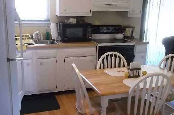 5th image of 10 Woodmere Ct