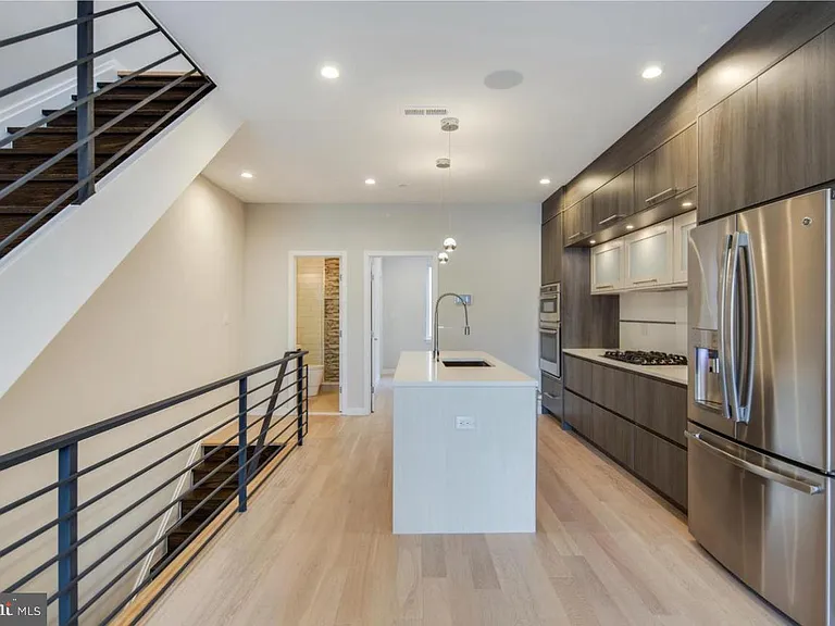 909 N 15th St #B — Photo 7