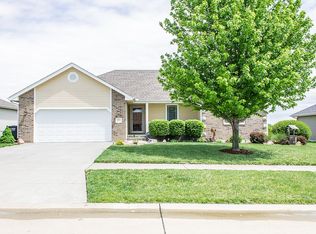 4095 Taneil Dr, Manhattan, KS 66502