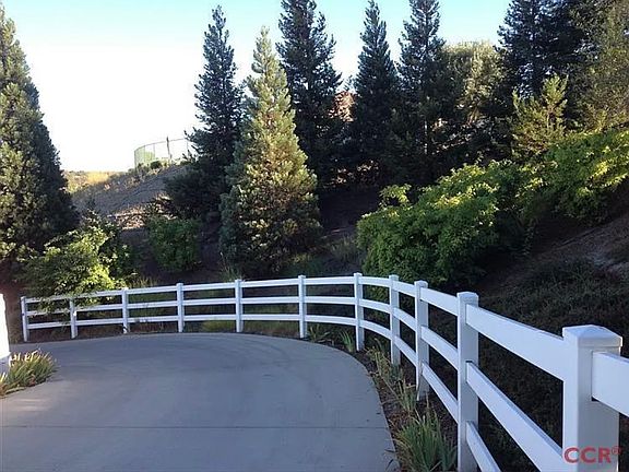 Driveway to house