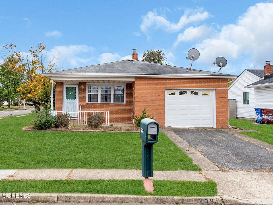 1st image of 208 Bonaire Drive