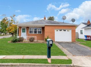 208 Bonaire Dr, Toms River, NJ 08757