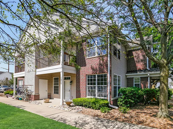 1970 Parkside Dr #1970, Shorewood, IL 60404
