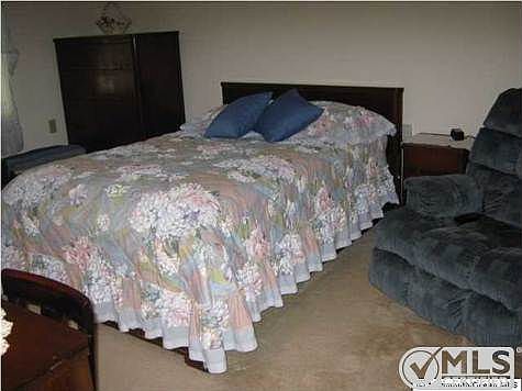 4th image of 591B Lake Point Dr