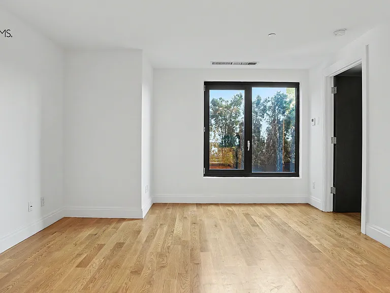 554 4th Ave #3E — Photo 6
