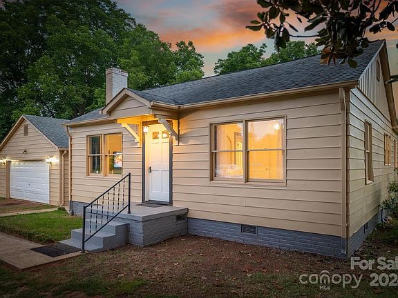 3rd image of 2141 Dove St