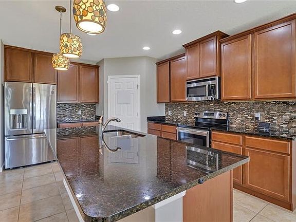 5th image of 3811 Gulf Shore Cir