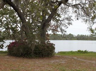 383 Sleepy Hollow Dr, Interlachen, FL 32148