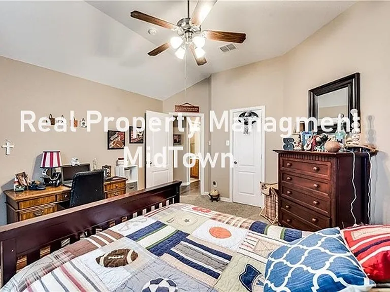 1105 Sunland Ct — Photo 17