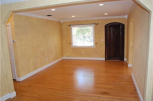 2nd image of 1015 SW 44th Ave