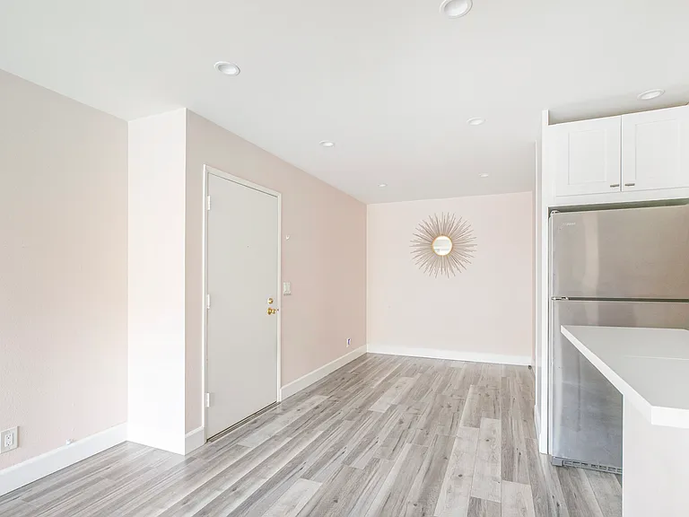 Burchett St — Photo 1